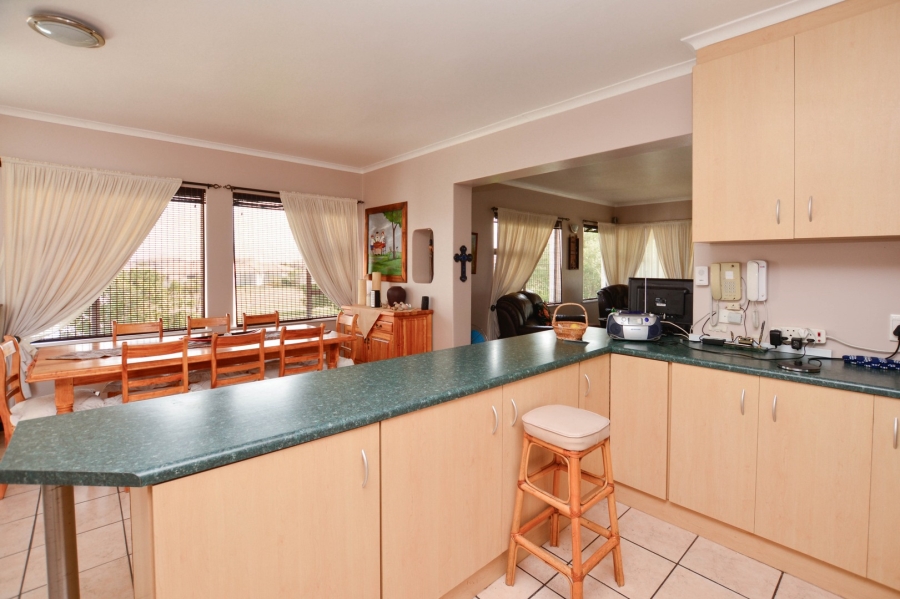 7 Bedroom Property for Sale in Country Club Western Cape